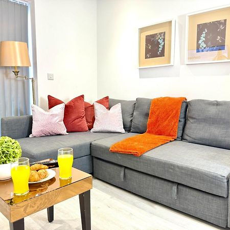 Hazel 1-Bedroom Cousy Flat, Parking, Wifi, Prime Location, Close To Blenheim Palace & Oxford Kidlington Exterior foto