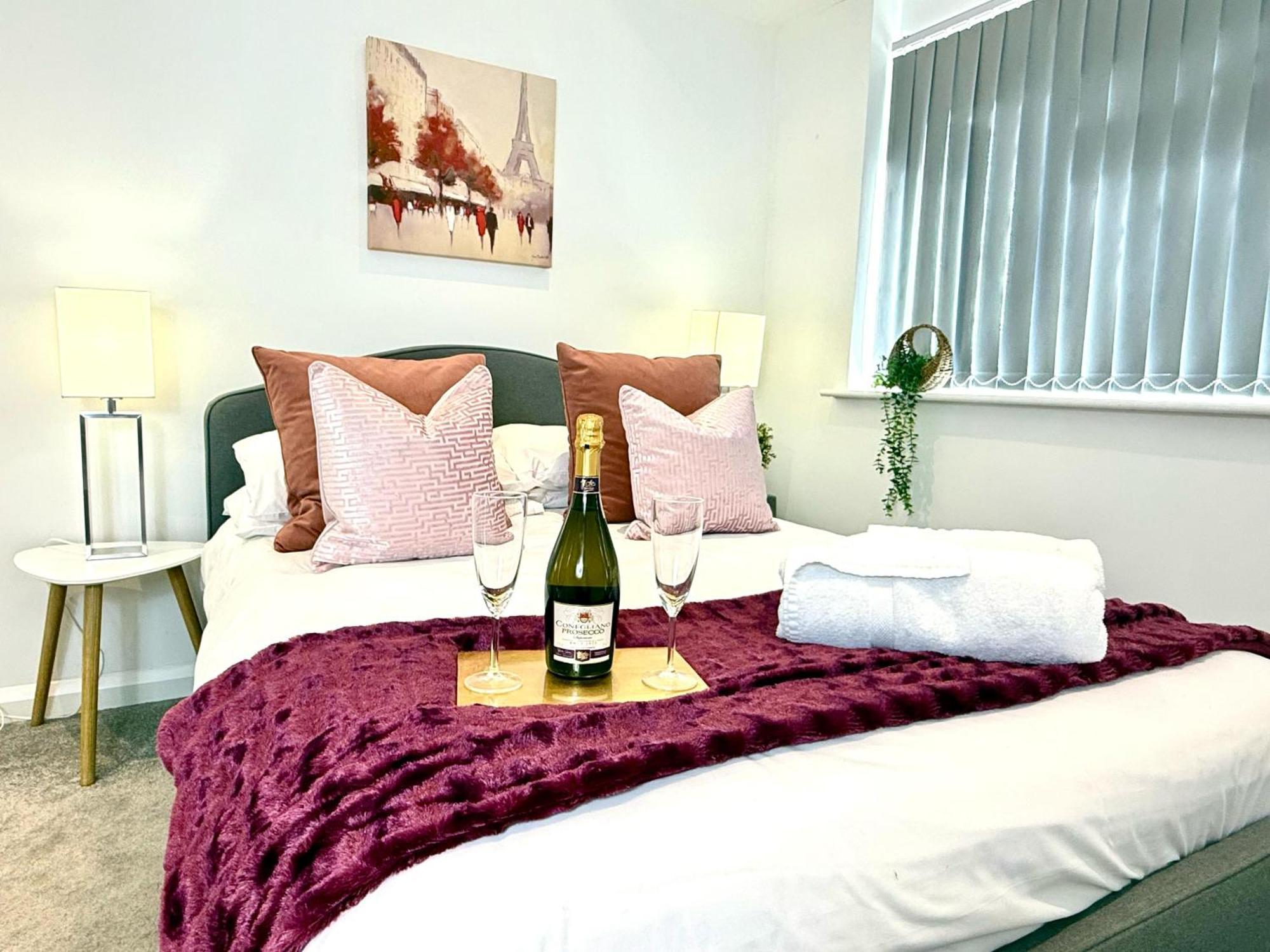 Hazel 1-Bedroom Cousy Flat, Parking, Wifi, Prime Location, Close To Blenheim Palace & Oxford Kidlington Exterior foto